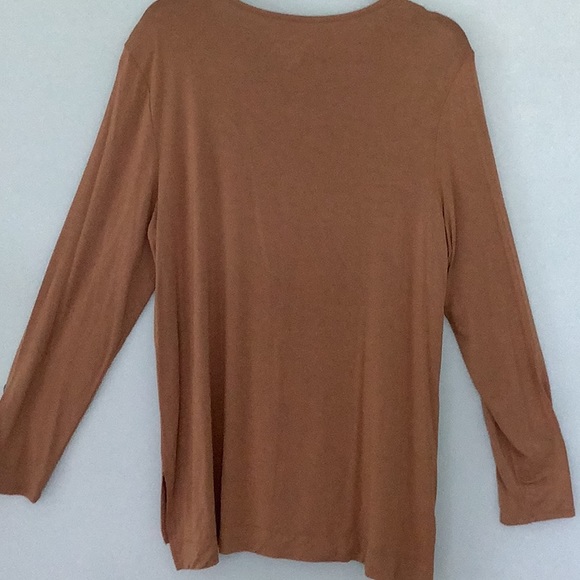 Chico’s brown criss-cross shoulder, keyhole front detail - size 2 (L) - Picture 6 of 12